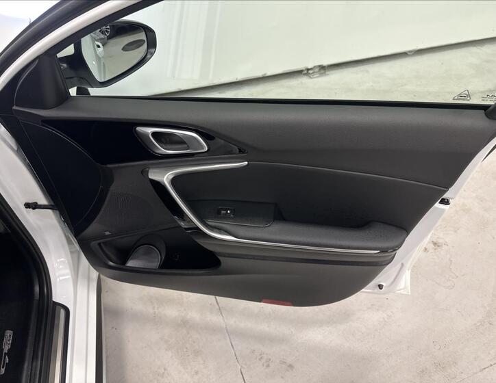 KIA ProCeed 27