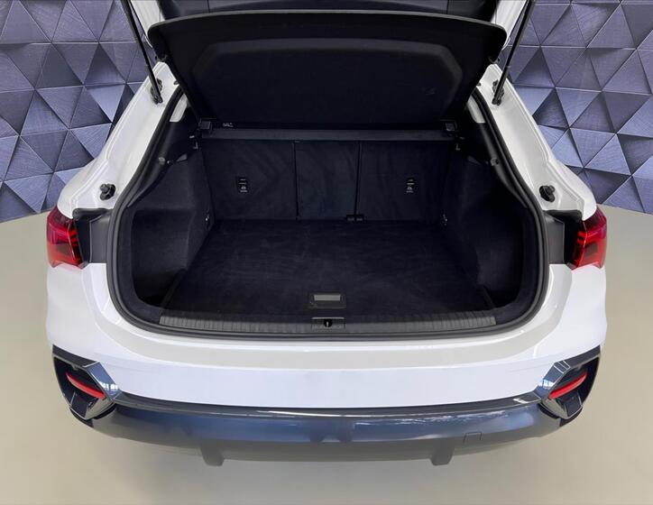 Audi Q3 20