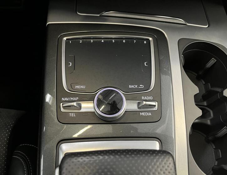 Audi Q7 17