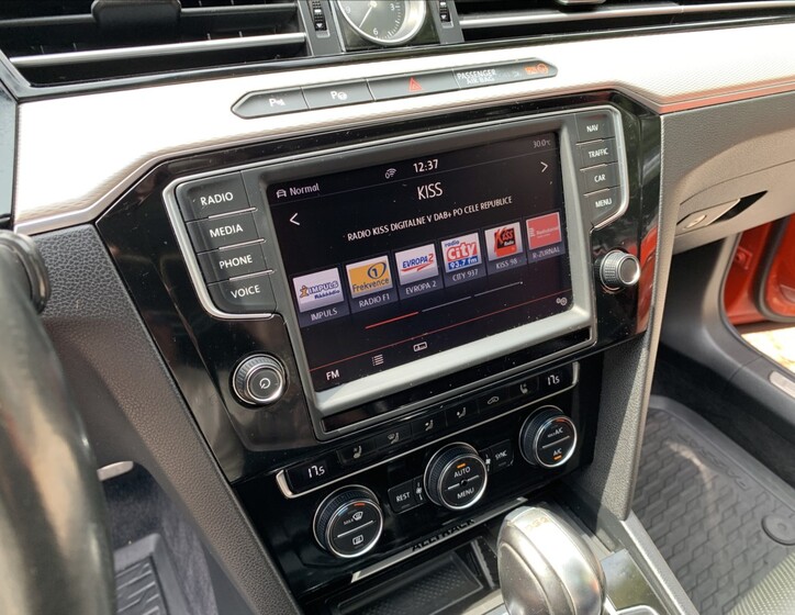 Volkswagen Passat 11