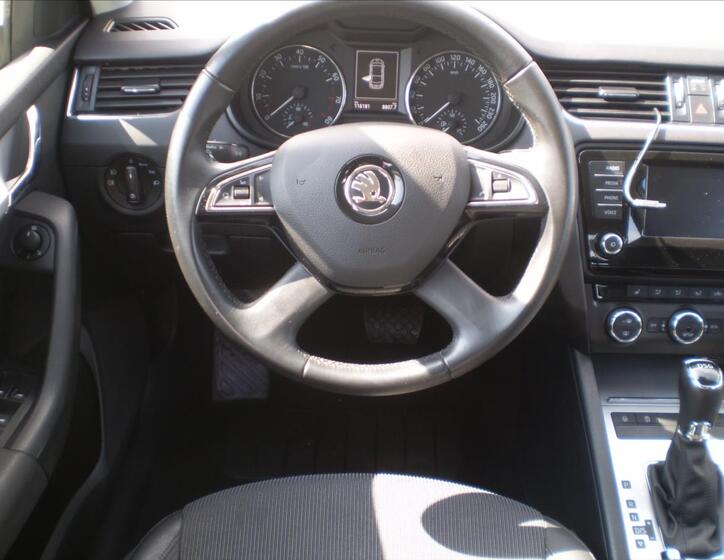 Škoda Octavia 10