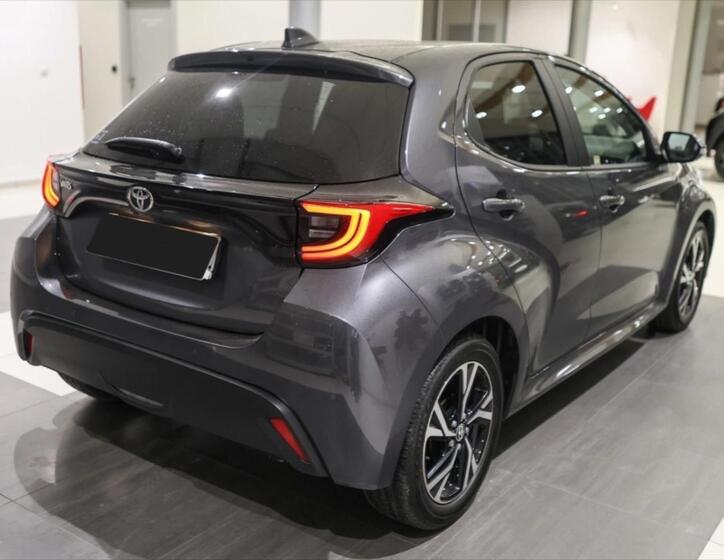 Toyota Yaris 6