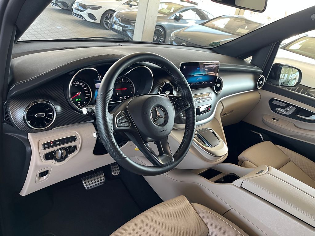 Mercedes-Benz Třídy V 12
