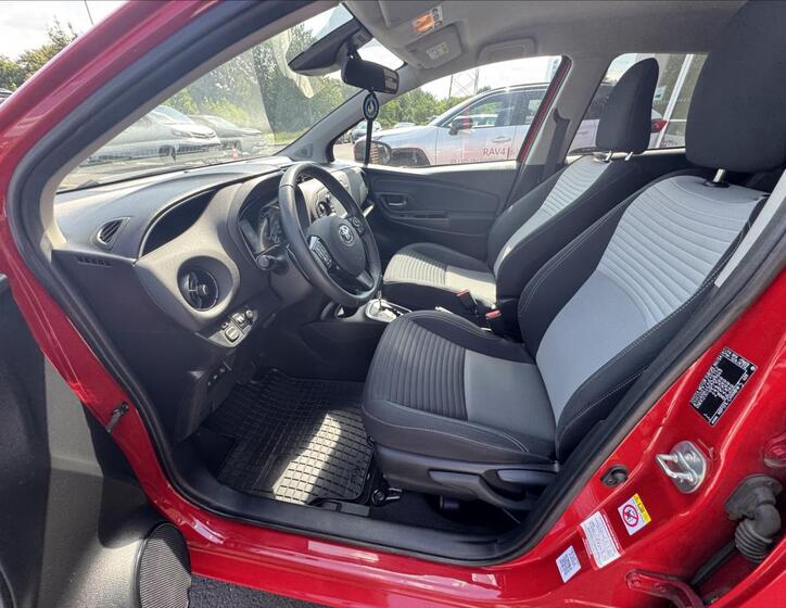 Toyota Yaris 8