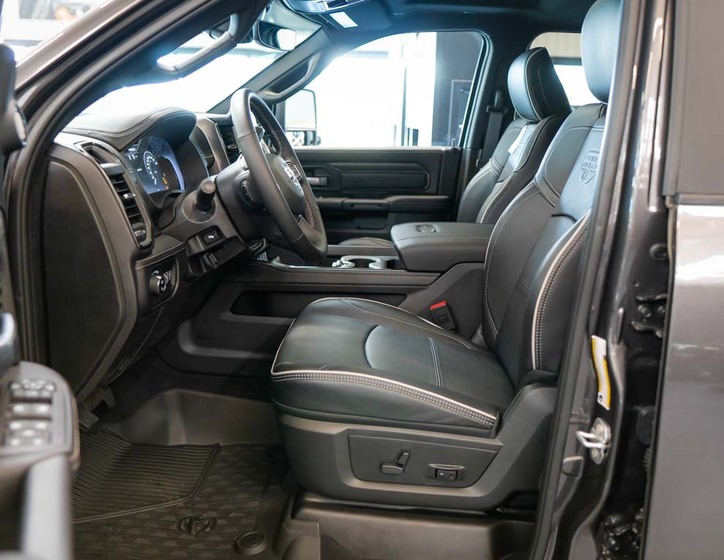 Dodge RAM 12