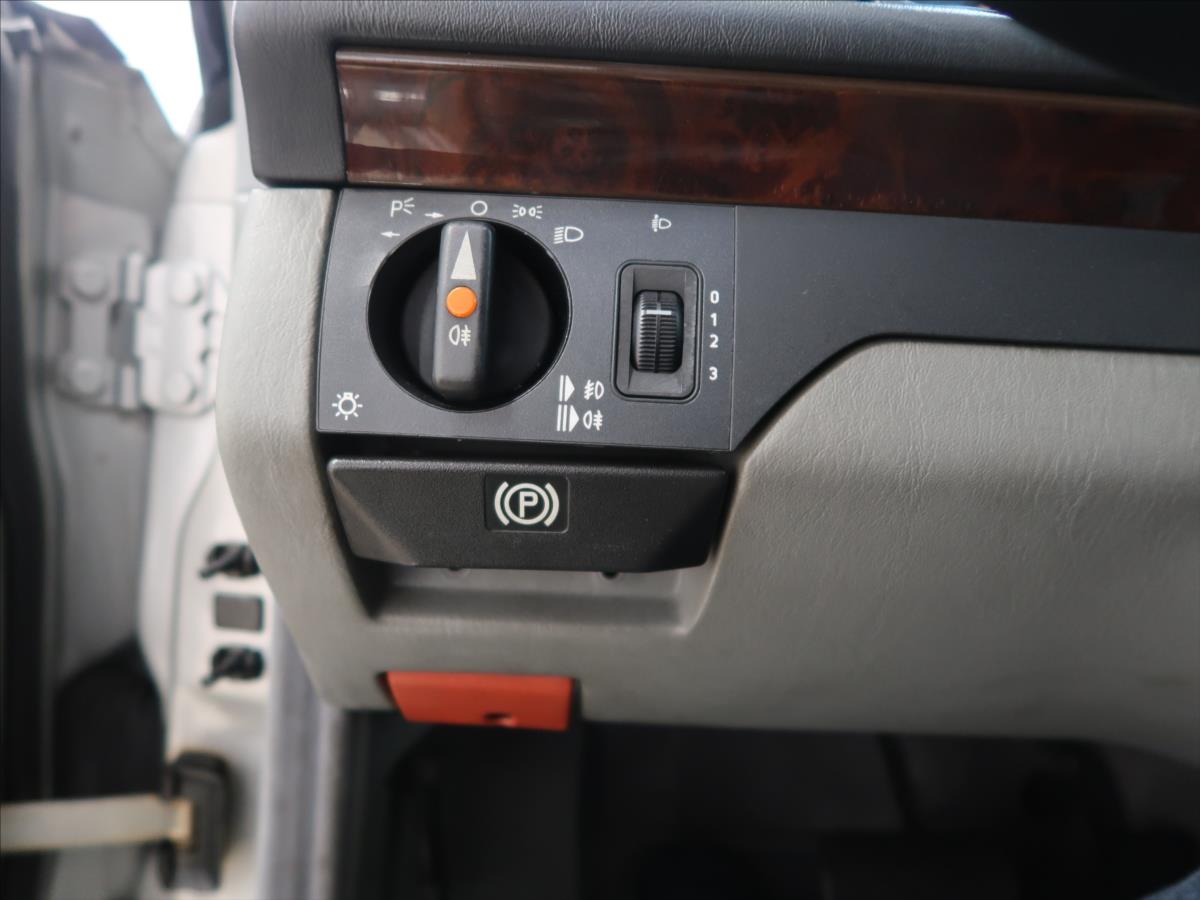 Mercedes-Benz 124