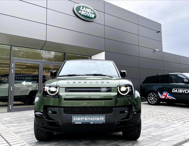 Land Rover Defender 11