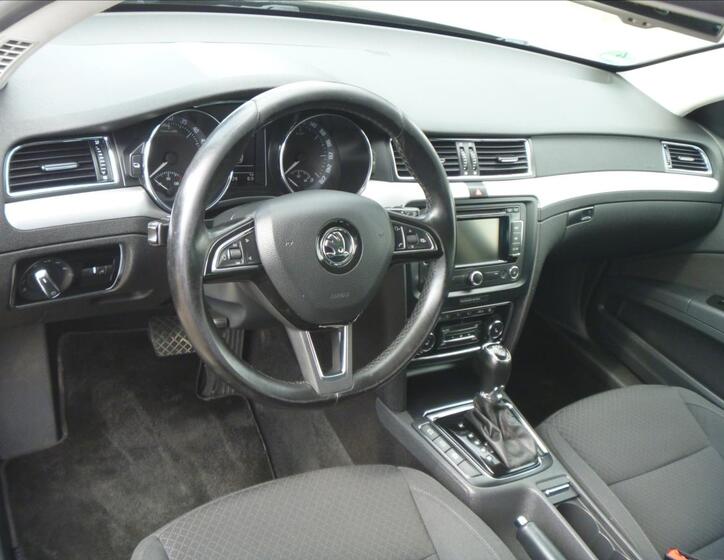 Škoda Superb 11