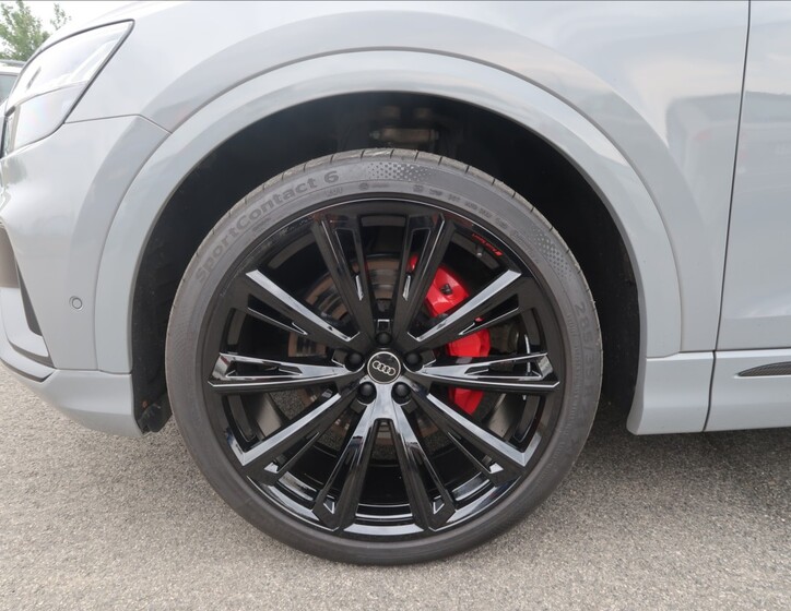 Audi Q8 10
