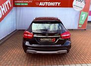 Mercedes-Benz GLA 8