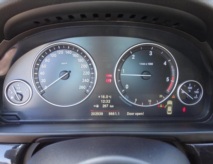 BMW Řada 5 13