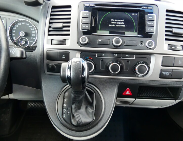 Volkswagen Transporter 8
