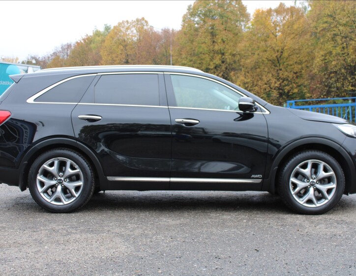 KIA Sorento 4