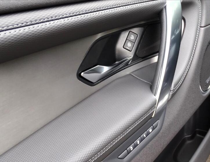 Land Rover Discovery Sport 9