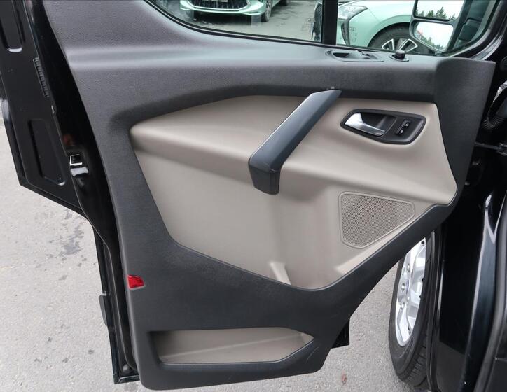 Ford Transit Custom 18