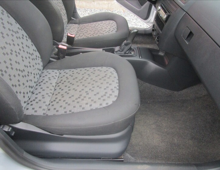 Škoda Fabia 16