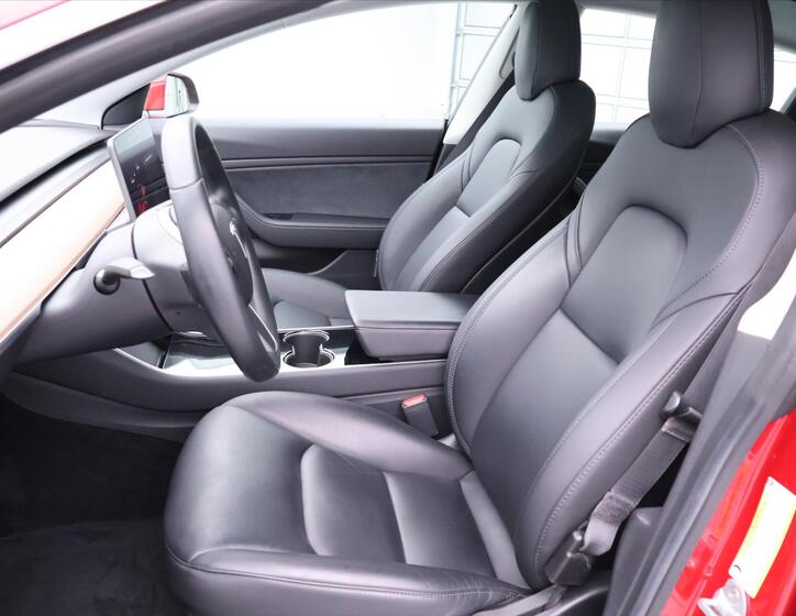 Tesla Model 3 12