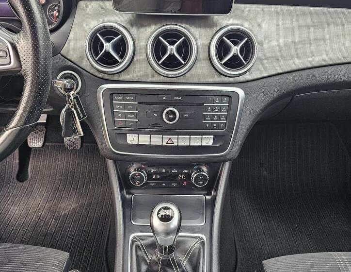 Mercedes-Benz CLA 18