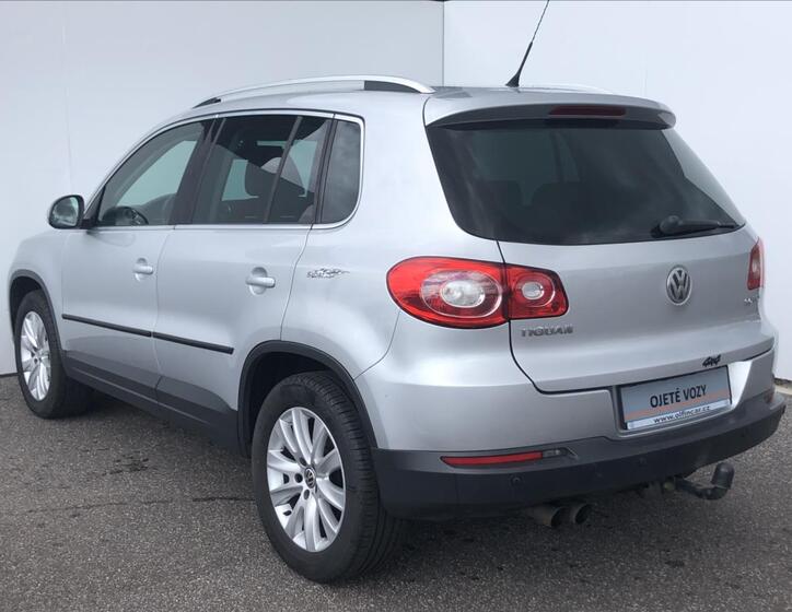 Volkswagen Tiguan 9