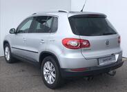 Volkswagen Tiguan 9