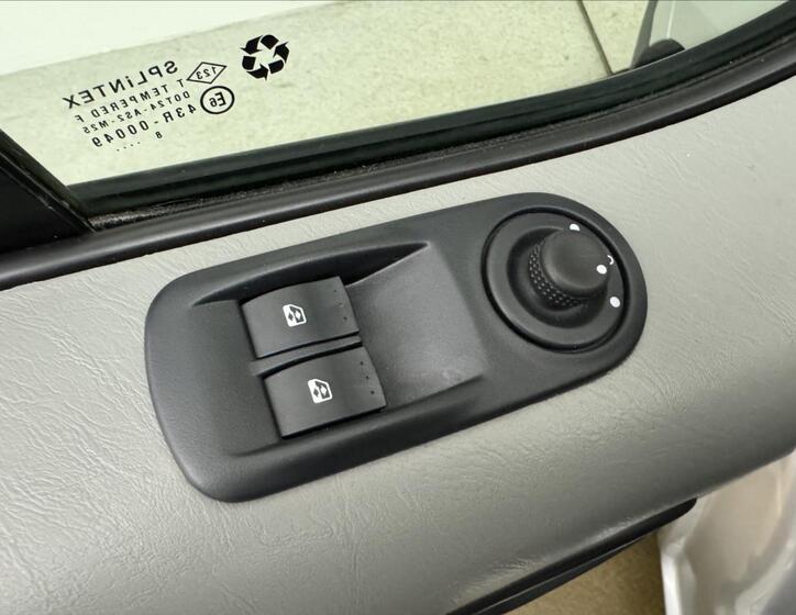 Opel Vivaro 17