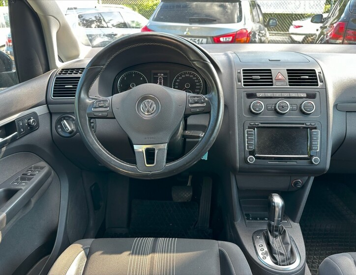 Volkswagen Touran 17