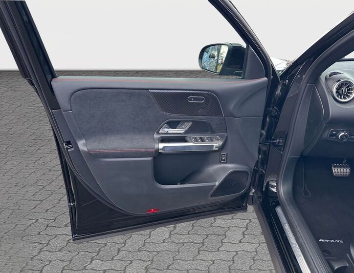 Mercedes-Benz GLB 8