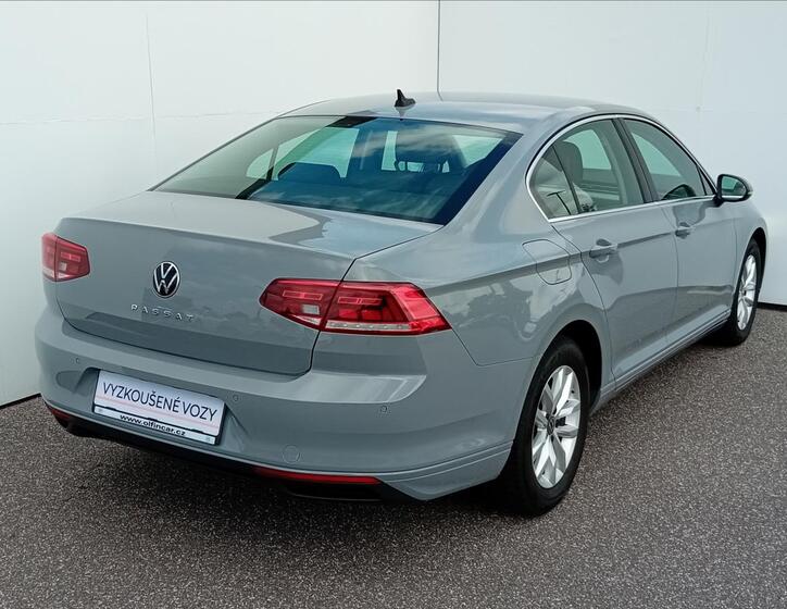 Volkswagen Passat 2