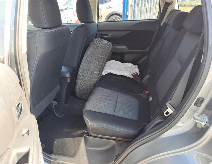 Mitsubishi Outlander 6