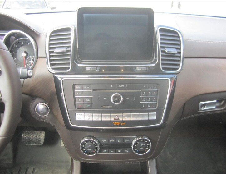 Mercedes-Benz GLS 10