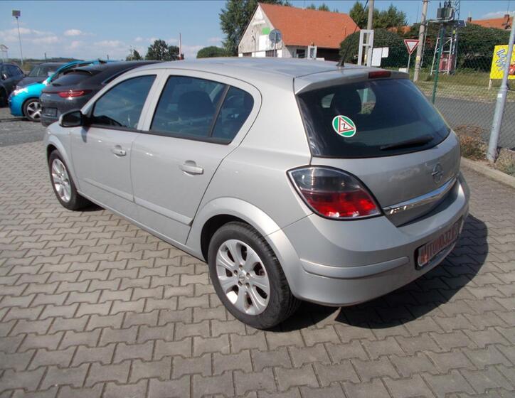 Opel Astra 11