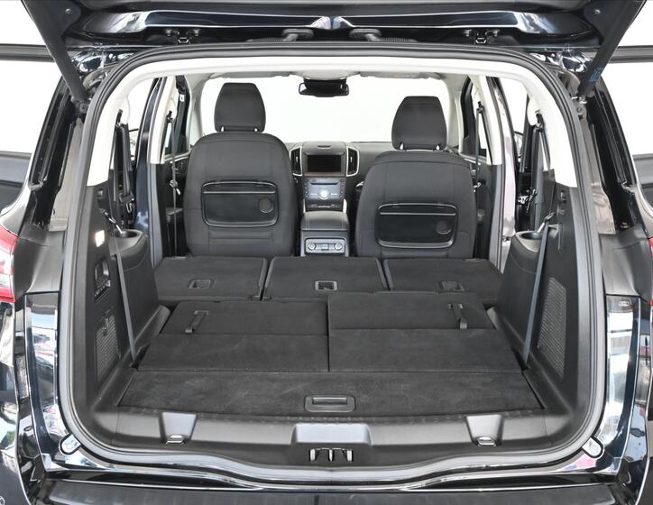 Ford S-MAX 8
