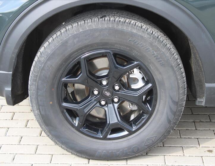 Ford Explorer 9