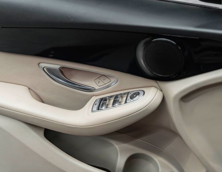 Mercedes-Benz GLC 12
