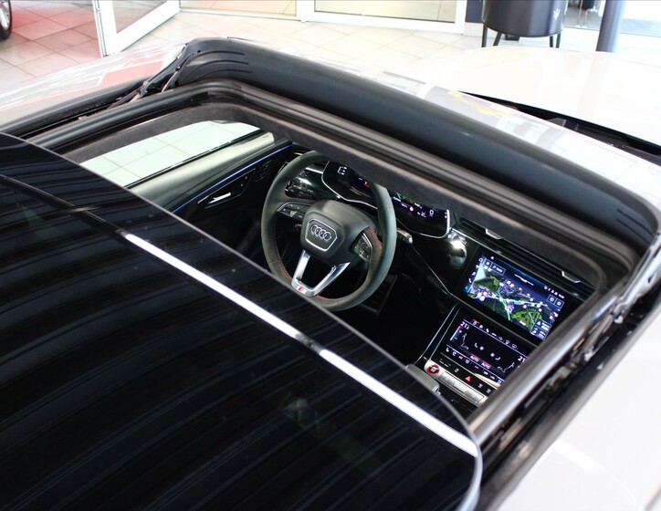 Audi SQ8 9