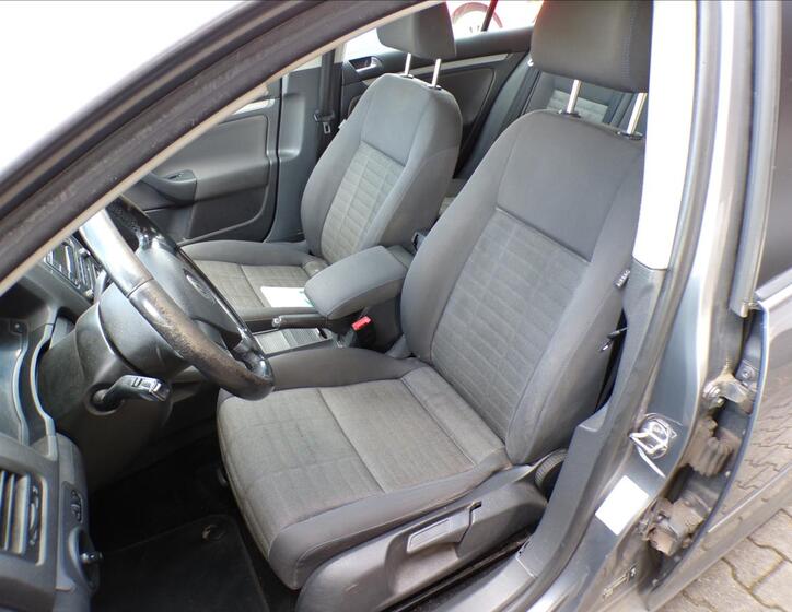 Volkswagen Golf 15
