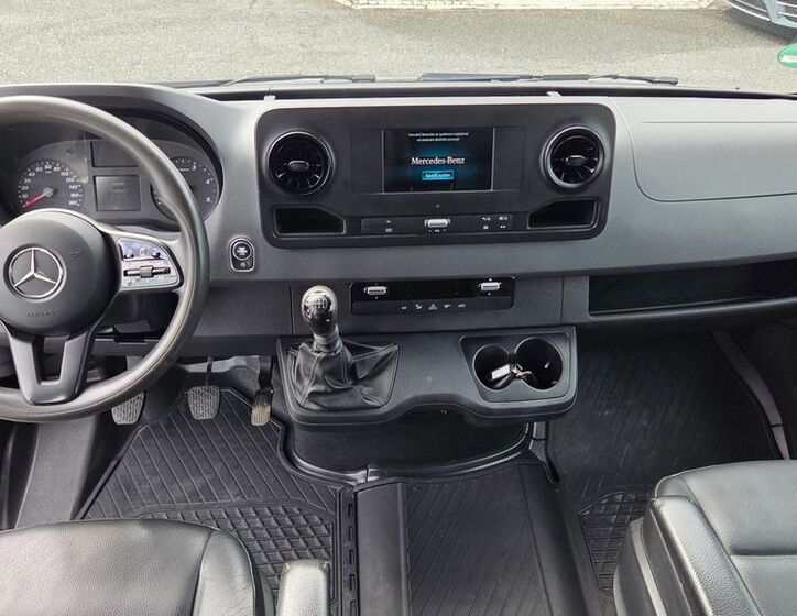 Mercedes-Benz Sprinter 10