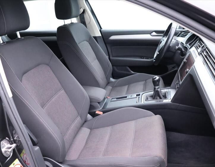 Volkswagen Passat 11