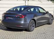 Tesla Model 3 6