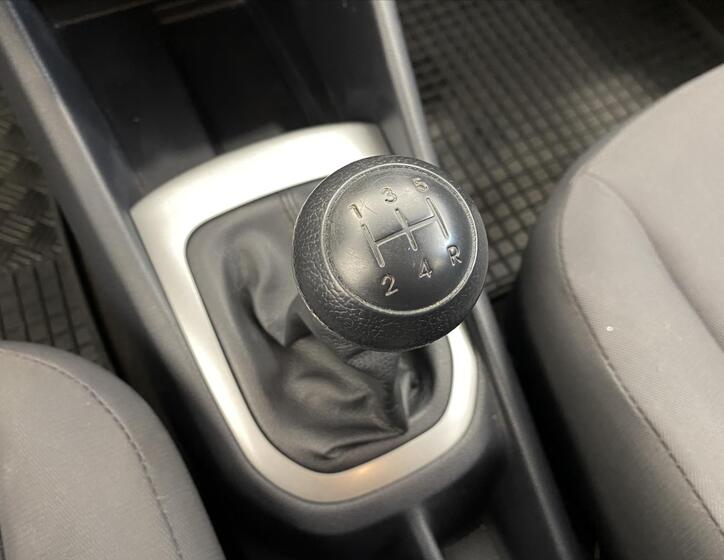 KIA Rio 18