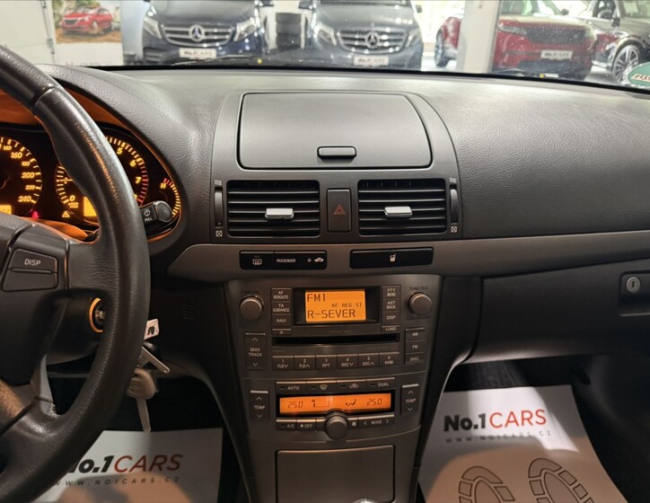 Toyota Avensis 23