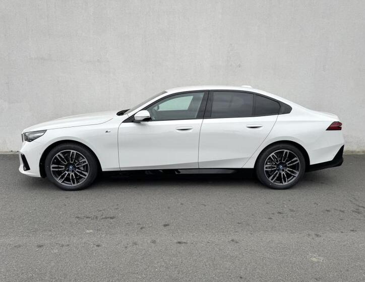 BMW i5 3
