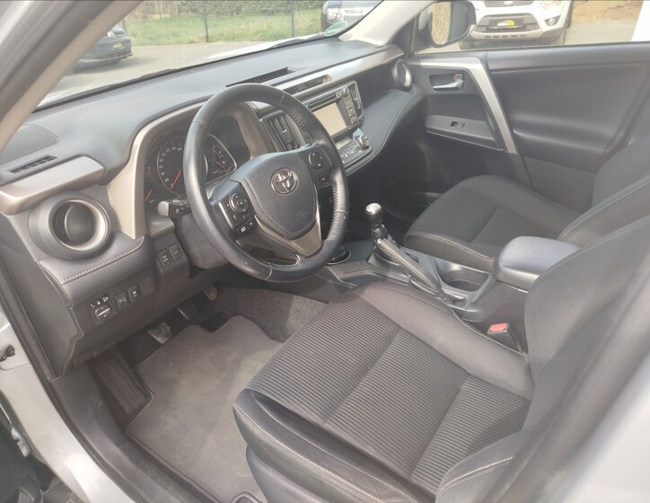 Toyota RAV4 9
