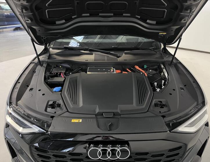 Audi Q8 e-tron 32