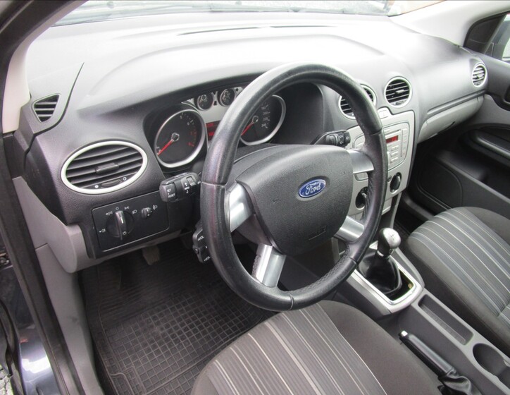 Ford Focus 10