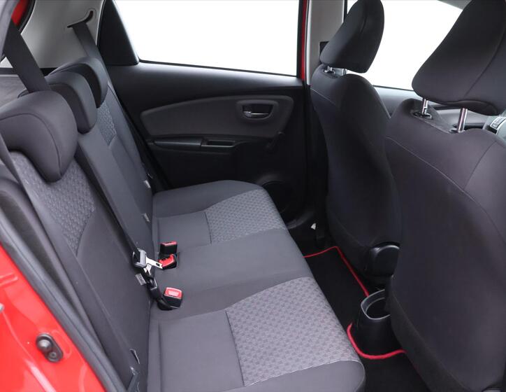 Toyota Yaris 12