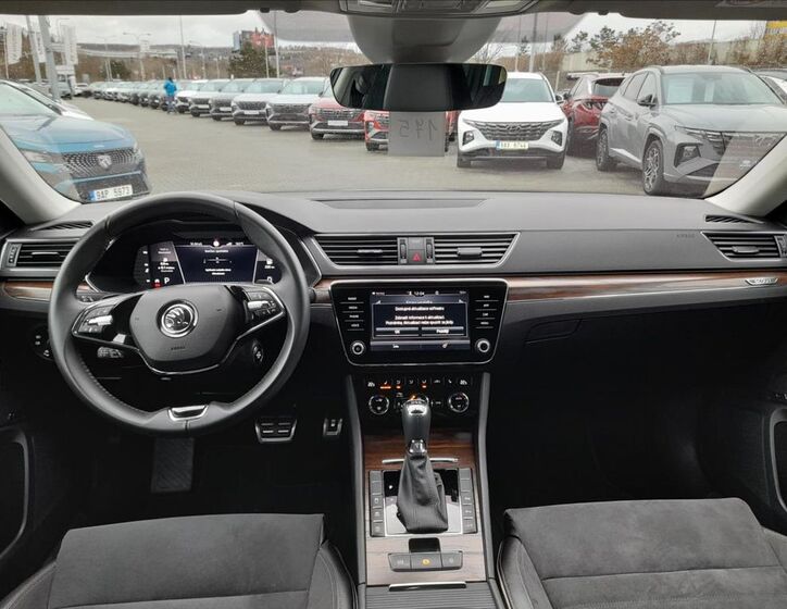 Škoda Superb 9