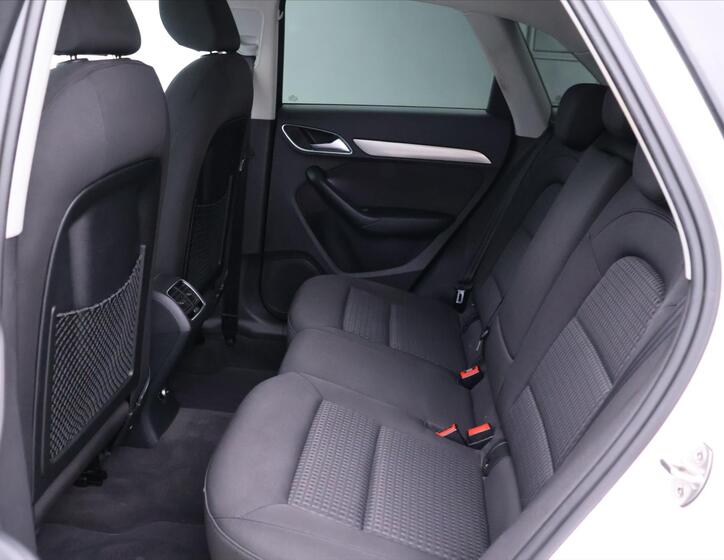 Audi Q3 17
