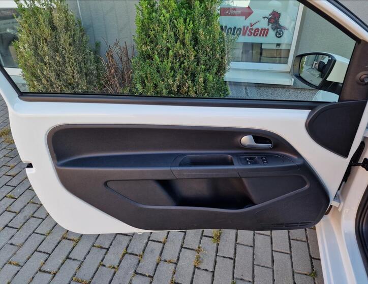 Volkswagen up! 33