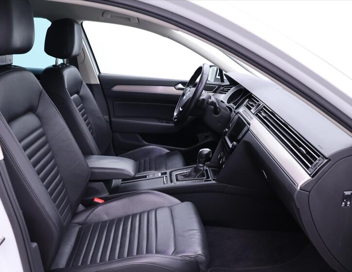 Volkswagen Passat 13